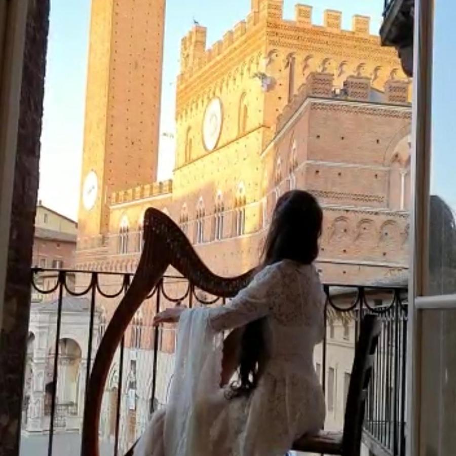 Residenza D'Epoca " Il Campo" By Francigenaapartments Siena Bagian luar foto