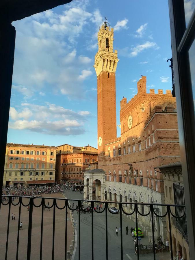 Residenza D'Epoca " Il Campo" By Francigenaapartments Siena Bagian luar foto
