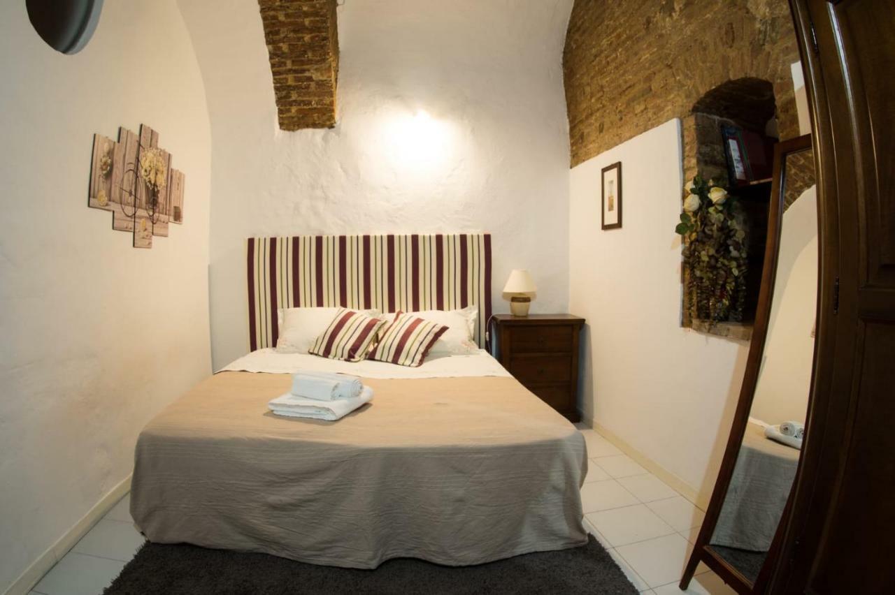 Residenza D'Epoca " Il Campo" By Francigenaapartments Siena Bagian luar foto
